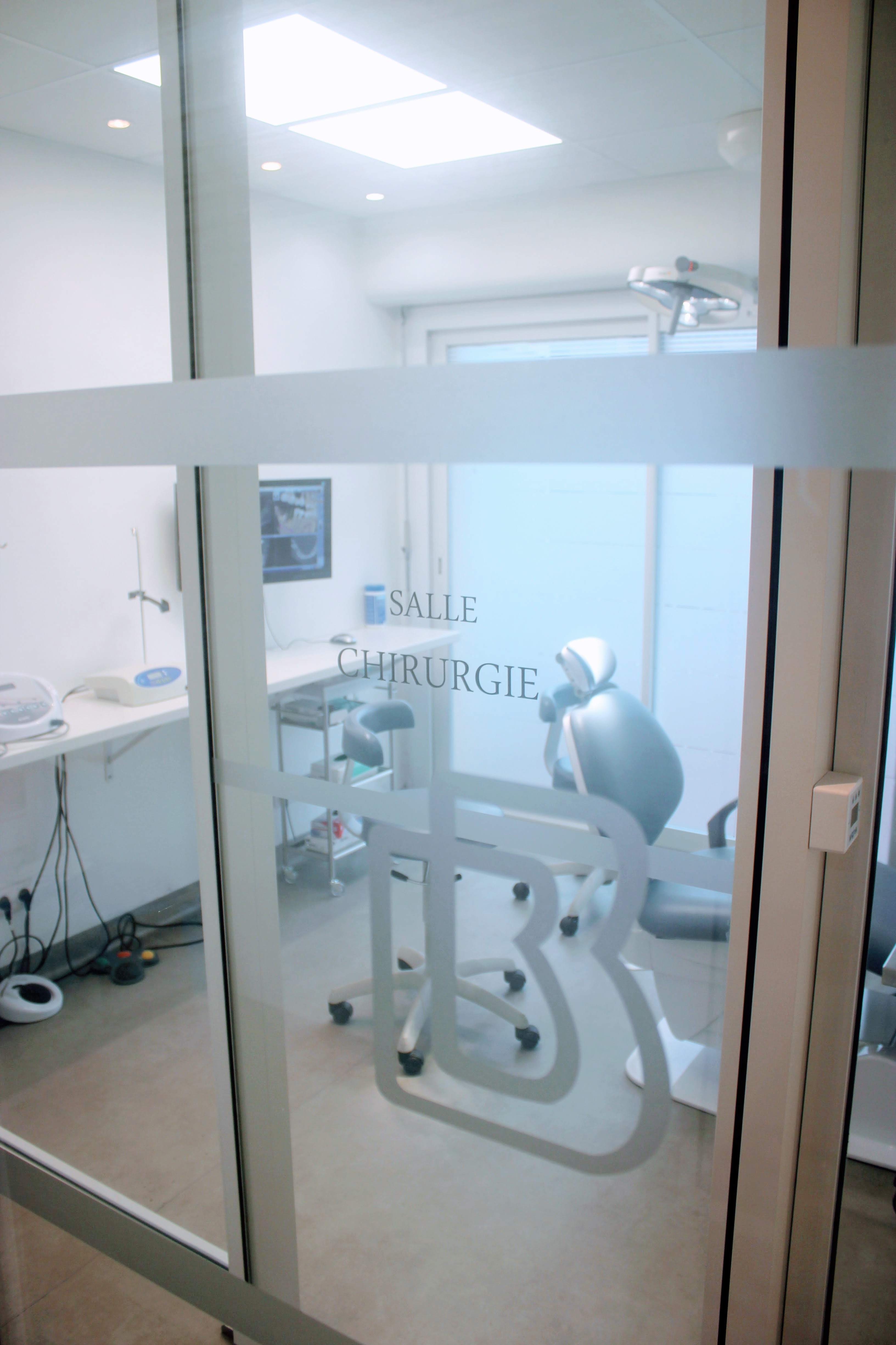 Salle de chirurgie implantaire